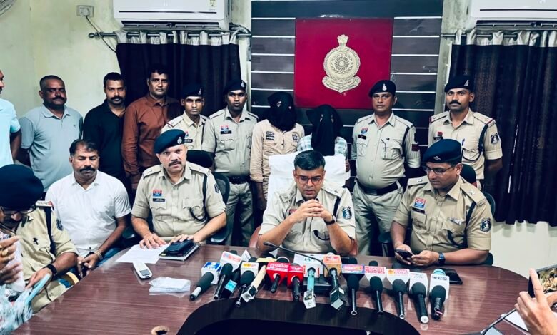 बहुचर्चित राज ज्वेलर्स, छुरी लूट प्रकरण का सफल खुलासा,दो आरोपियों को गिरफ्तार कर न्यायिक अभिरक्षा में भेजा गया,एक आरोपी अभी भी फरार, जिसकी तलाश जारी 1 IMG 20260706 WA0415 kshititech