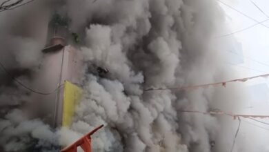 आजाद चौक क्षेत्र में दुकान में लगी आग पर पुलिस, डायल 112 एवं फायर ब्रिगेड की त्वरित कार्यवाही, बड़ा हादसा टला 5 IMG 20260707 190648 kshititech