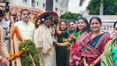 भाजपा महिला मोर्चा ने कुशाभाऊ ठाकरे परिसर में धूमधाम से मनाया हरेली तिहार, छत्तीसगढ़ी संस्कृति और परंपराओं की दिखी झलक 1 IMG 20260812 WA0525 kshititech