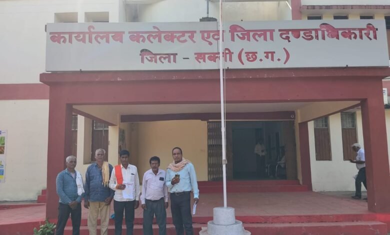 शासकीय कन्या महाविद्यालय सक्ती के लिए स्थायी भवन निर्माण की मांग को लेकर शिव सैनिकों ने सौंपा ज्ञापन 1 IMG 20260922 WA0188 kshititech